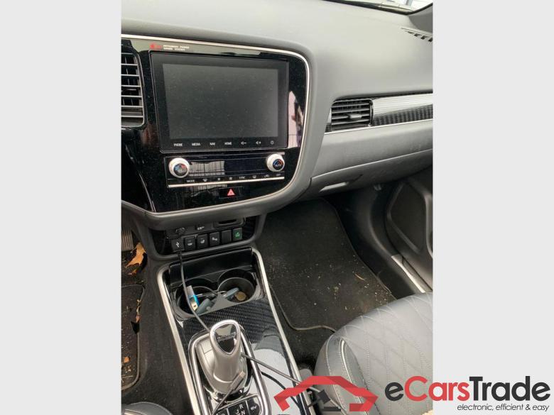 MITSUBISHI Outlander Outlander 2.4i 4WD PHEV Instyle SDA-NAV #5