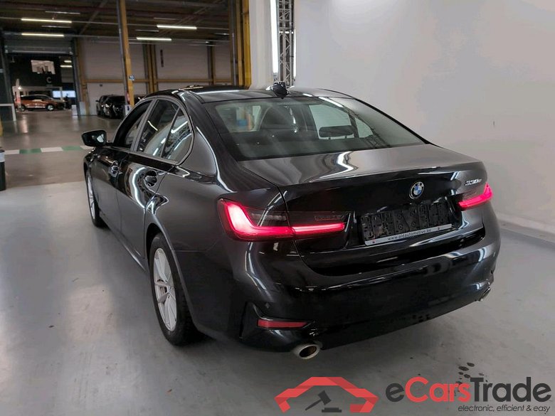 BMW 3 - 2019 330eA PHEV Business Plus #3