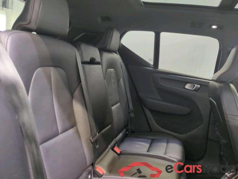 VOLVO XC40 Recharge P8 AWD RDes #4