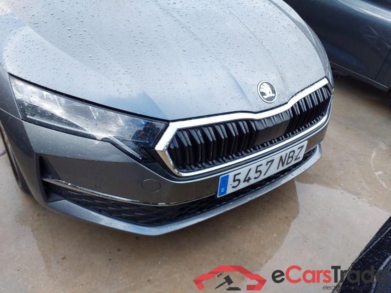 SKODA Octavia 2.0 TDI 110 kW (150CV) DSG 7 vel Automático Combi Design (Pano) #6