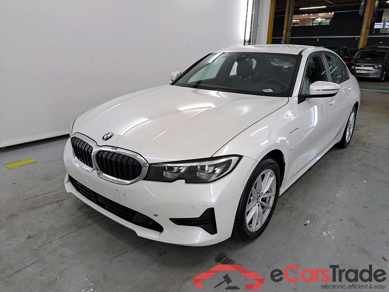 BMW 3 - 2019 330eA PHEV #1