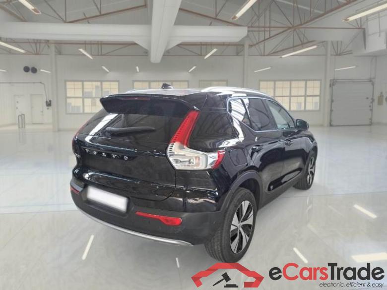VOLVO XC40 / 2017 / 5P / SUV T3 AUTOMATICO MOMENTUM PRO MY22 #2