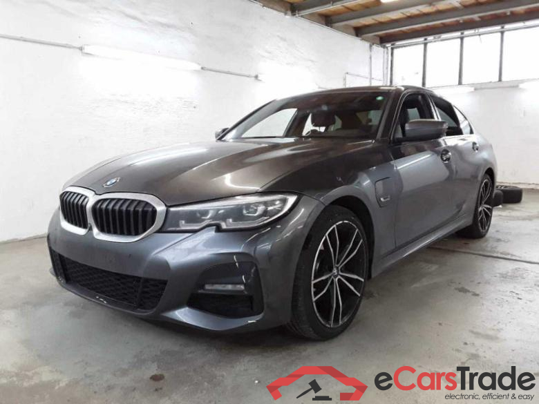 BMW 320e Plug-In Hybrid M-Sport Aut. LED-Xenon Head-Up LC-Pro Ambient HI-FI Navi-Pro 1/2 Sport-Leather-Alcantara KeylessGo Camera Klima PDC ...