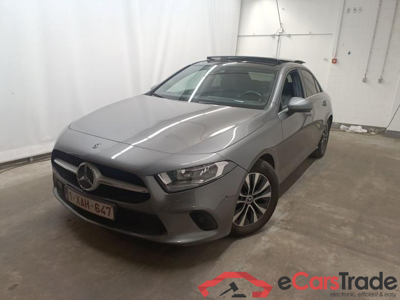 Mercedes-Benz A-Klasse Limousine A 200 Business Solution Aut. 4d