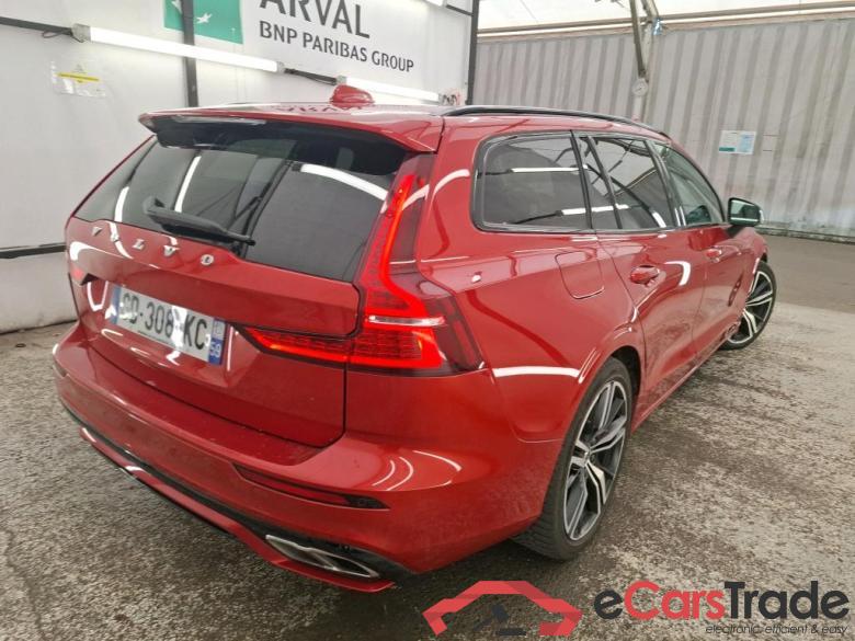 VOLVO V60 / 2018 / 5P / Break Recharge T6 340 Geartronic 8 R-Design #3