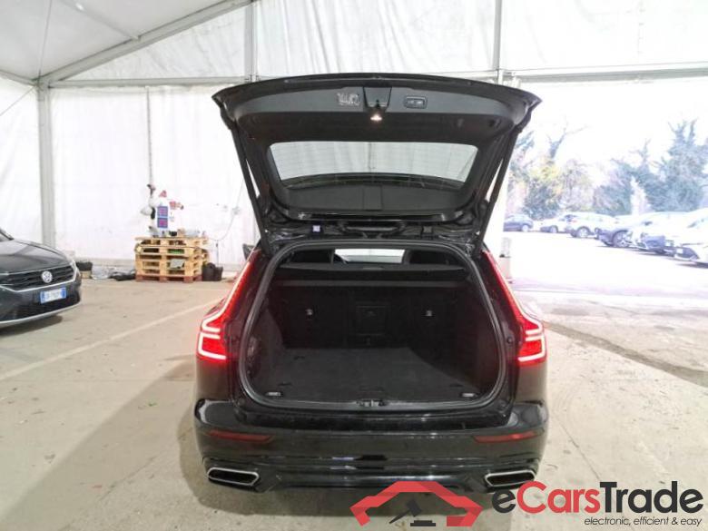 VOLVO V60 / 2019 / 5P / STATION WAGON D3 AUTOM. R-DESIGN #5