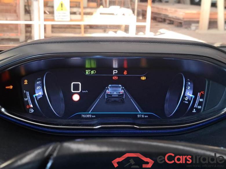 PEUGEOT 3008 / 2016 / 5P / SUV PURETECH TURBO 130 EAT8 SeS ALLURE #4