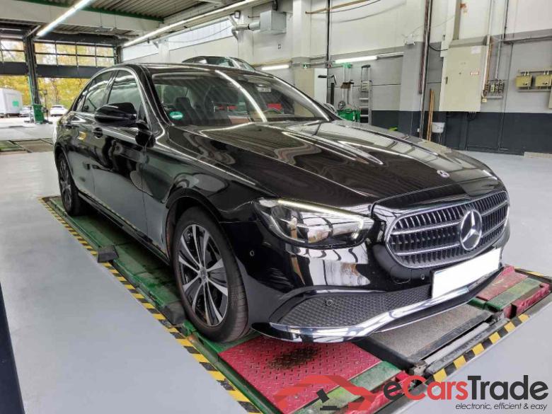 Mercedes-Benz E Limousine (BM 213)(08.2016->) DE - Lim4 E 300 de EU6d, de Avantgarde (EURO 6d), (Facelift) 2020 - 2023 #2