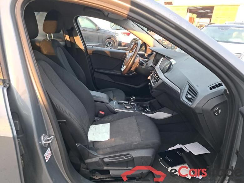 BMW Serie 1 / 2019 / 5P / berlina con portón 118i Corporate Auto. (AC) #6