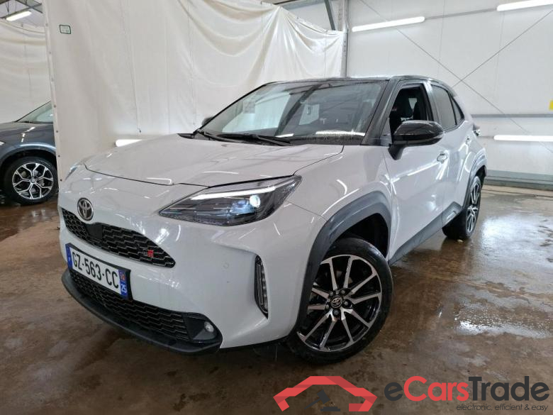 TOYOTA Yaris Cross Hybride / 2021 / 5P / SUV 1.5 HYBRID 116H GR SPORT AUTO