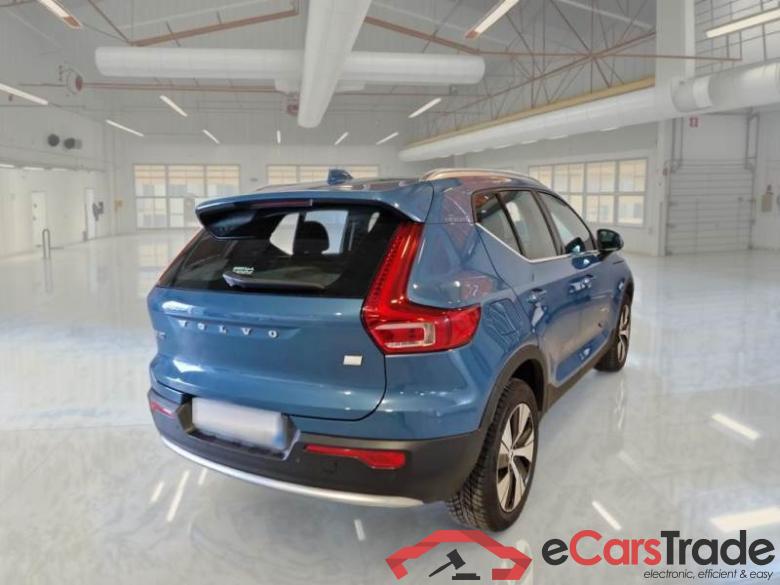 VOLVO XC40 / 2021 / 5P / SUV T4 RECHARGE PLUG-IN AUTO PLUS BRIGHT #2