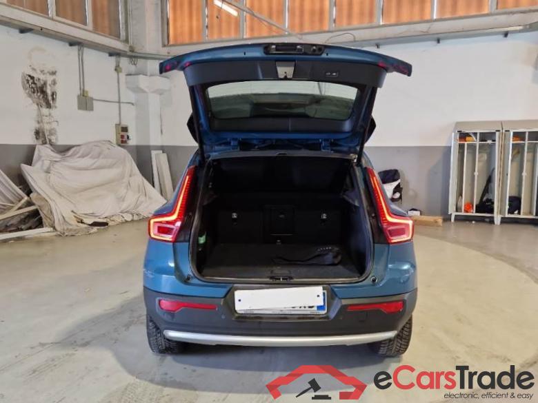 VOLVO XC40 / 2021 / 5P / SUV T4 RECHARGE PLUG-IN AUTO PLUS BRIGHT #5