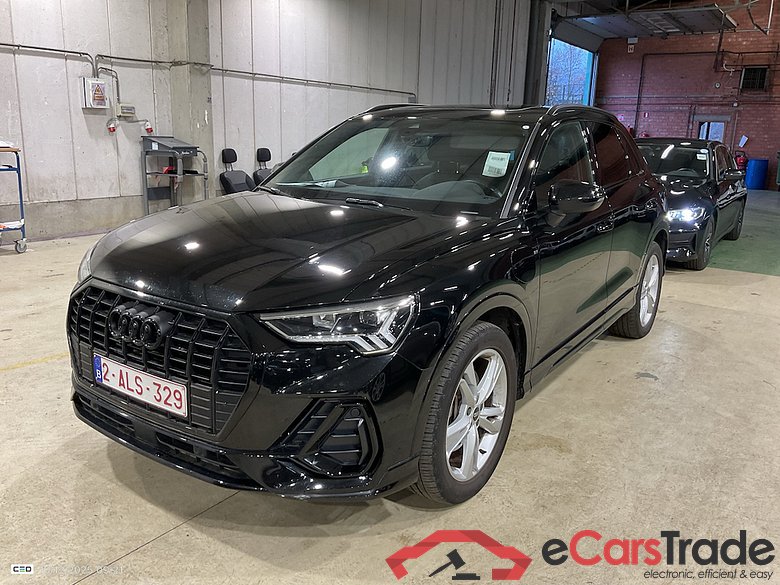 AUDI Q3 1.4 45 TFSI E S TRONIC S LINE