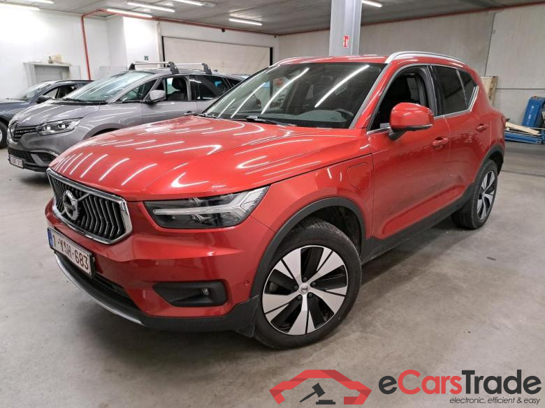 VOLVO - VOL XC40 T5 Recharge 261PK Geartronic Inscription Expr. With Luxury Seat & Protection Pack & IntelliSafe Surround & Electric Sunroof & Semi Auto Foldable Trailer hook & 360 Camera With Parking Assist * HYBRID *