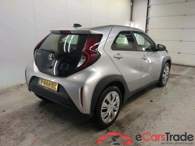 TOYOTA Aygo X 1.0 VVT-i MT Play #2