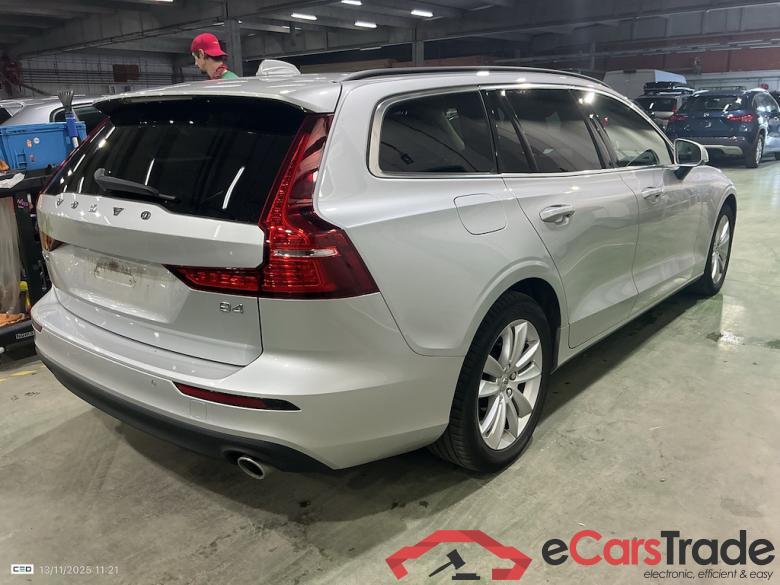 VOLVO V60 2.0 B4 D MHEV MOMENTUM PRO AUTO #4