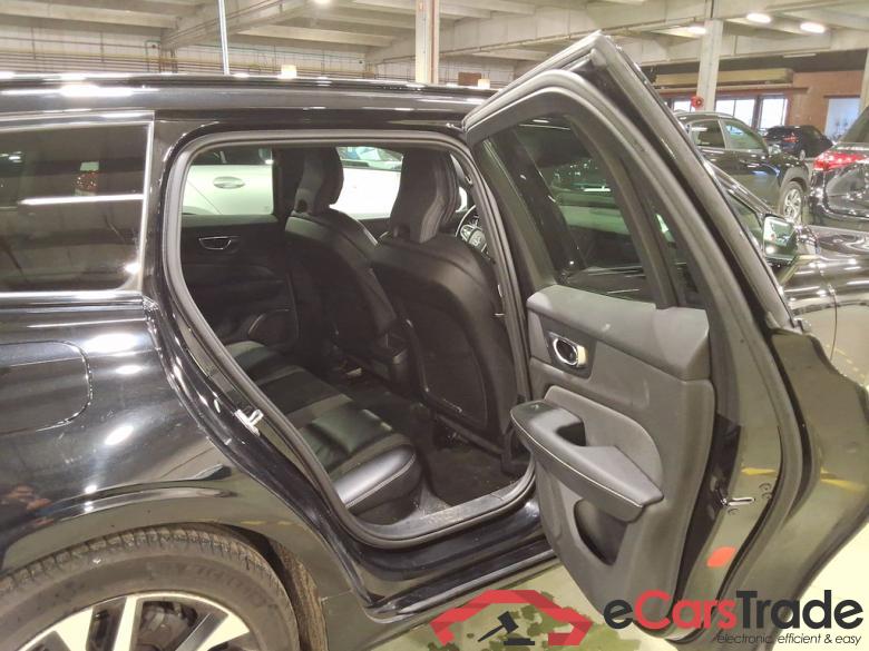 VOLVO V60 - 2018 2.0 T4 R-Design Geartronic STOCK #5