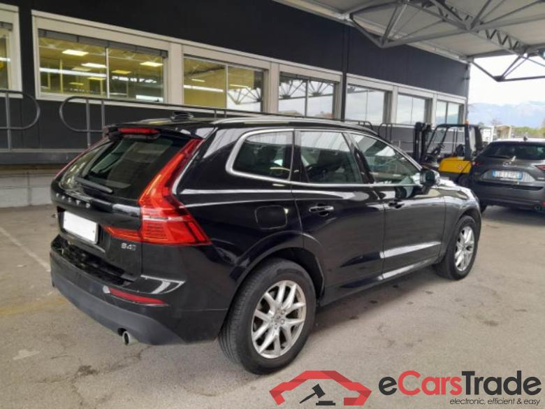 VOLVO XC60 / 2017 / 5P / SUV B4 D AWD AUTOMATICO MOMENTUM PRO #2