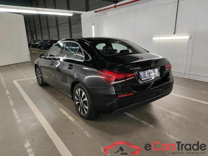 Mercedes A-Klasse Limousine A-Klasse Limousine A 250 e Business Line (PHEV) 160kW/218pk  4D/P Auto-7 #3