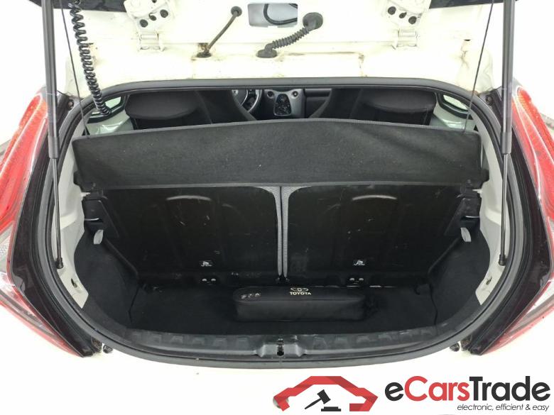 TOYOTA Aygo 1.0 VVT-i x-play 5D 53kW #5