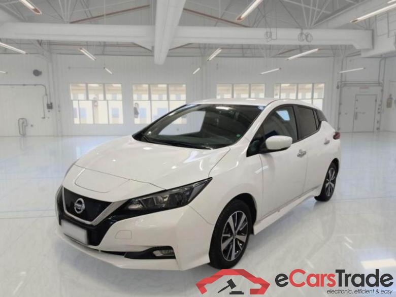 NISSAN LEAF / 2017 / 5P / BERLINA ACENTA 40KWH #1