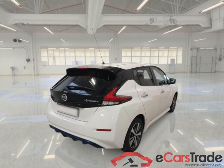 NISSAN LEAF / 2017 / 5P / BERLINA ACENTA 40KWH #2