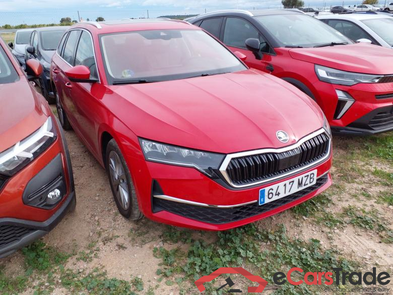 SKODA Octavia 1.5 TSI 110kW (150CV) m-HEV DSG 7 vel. Automático Combi Design (Pano)