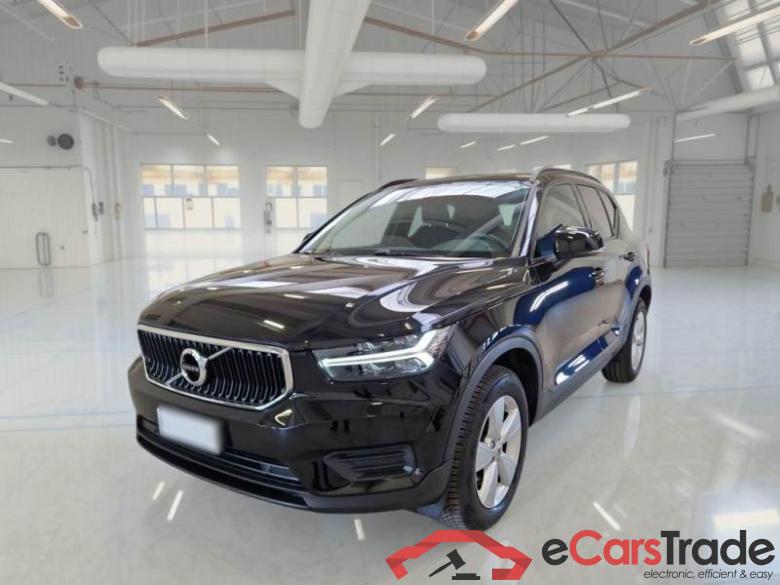 VOLVO XC40 / 2017 / 5P / FUORISTRADA T2 AUTOMATICO MOMENTUM CORE N1 #1