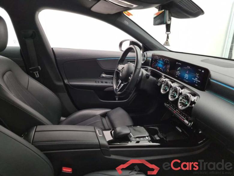 MERCEDES-BENZ CLA-klasse 200D  Bns Sol. Luxury AUT #3