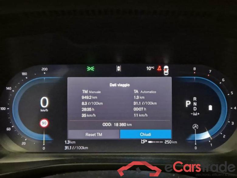 VOLVO XC40 / 2021 / 5P / SUV B3 AUTOMATICO PLUS DARK #4