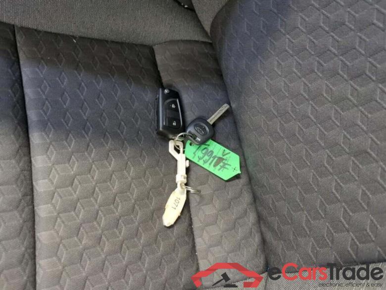 TOYOTA Yaris 1.5 VVT-i Active #6