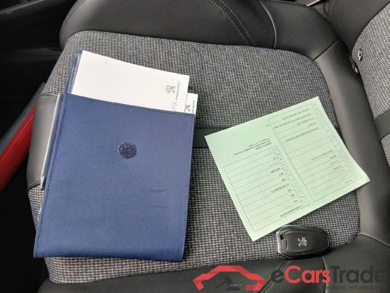 PEUGEOT 3008 / 2016 / 5P / todoterreno 1.2 PURETECH 96KW (130CV) ALLURE S&S (CX) #5