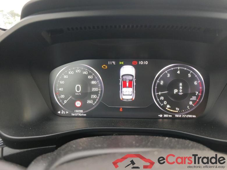 VOLVO XC40 / 2017 / 5P / todoterreno 1.5 T3 R-Design Auto #4