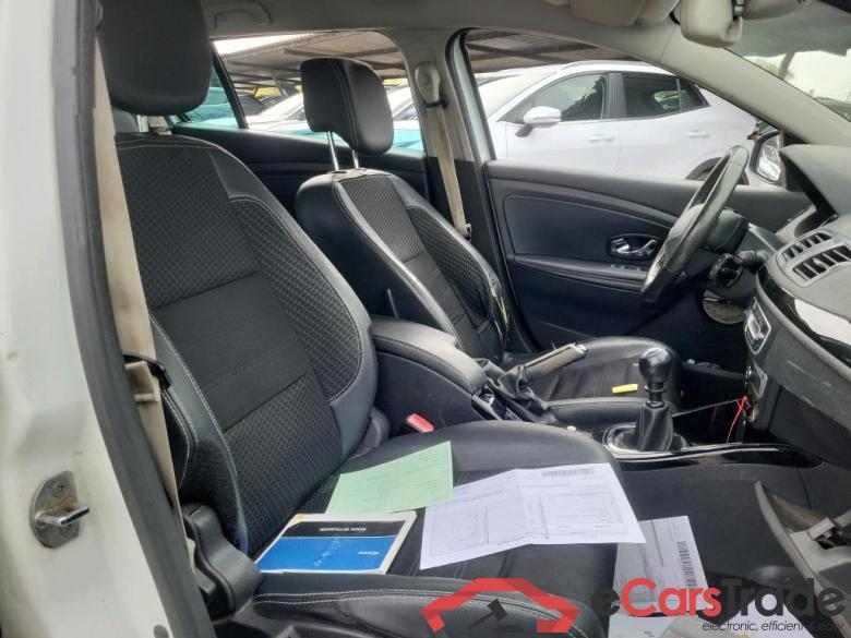 RENAULT MÉGANE 5p 3G familiar Sp. Tou. Bose Energy dCi 130 S&S Euro 6 #6