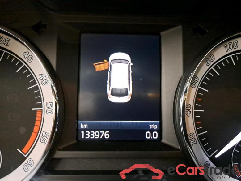 SKODA - SKO OCTAVIA COMBI CRTDI 115PK  Ambition Pack Comfort & GPS & Look & Heated Seats & PDC Front & Rear & Removable Trailer Hook #5