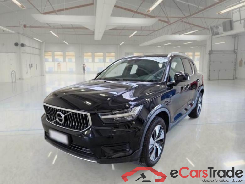 VOLVO XC40 / 2017 / 5P / SUV T4 PLUG-IN HYBRID AUTO RECH INSCRIP EXPR