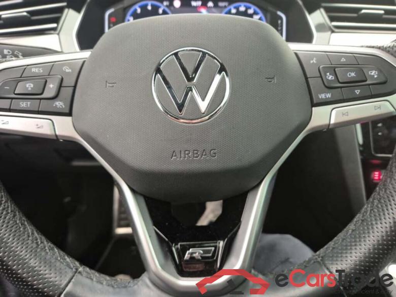 VOLKSWAGEN PASSAT 1.5 TSI R-Line Business + DSG #5