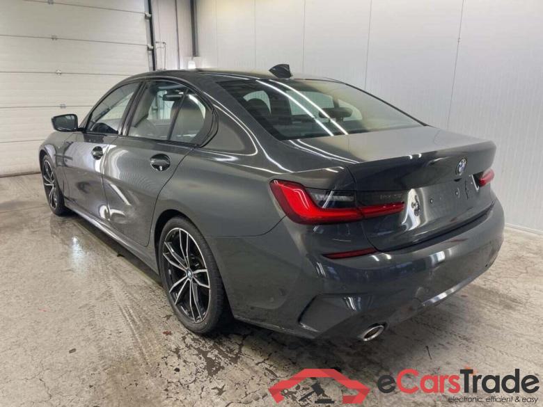 BMW 3-serie 320i Executive Ed. #6