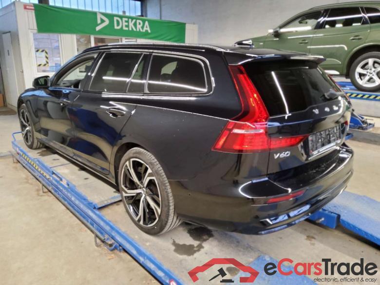 Volvo V60 Kombi (2018->) DE - Kb5 B5 (Benzin) AWD EU6d, Plus Dark Mild-Hybrid AWD (EURO 6d), 2021 - 2022 #4