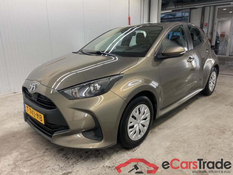 TOYOTA Yaris 1.5 Hyb. Active #1