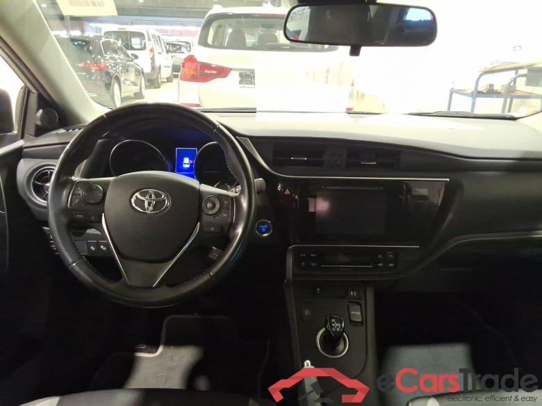 TOYOTA Auris 1.8i HSD Comfort E-CVT #6