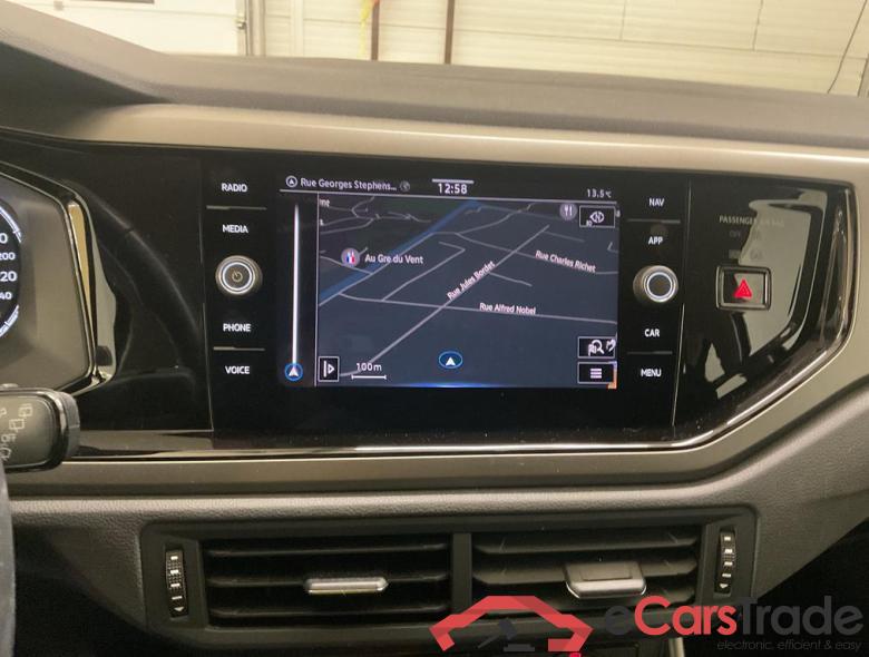 VOLKSWAGEN Polo Polo Comfortline 1.0 70 kW (95 ch) 5 vitesses manuel #4