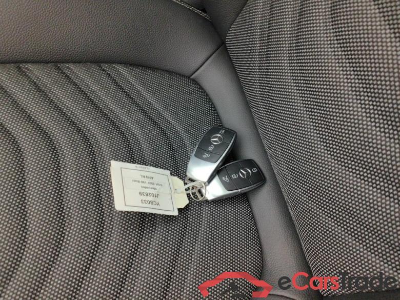 Mercedes-Benz EQA EQA 250+ Business Line 5d #4