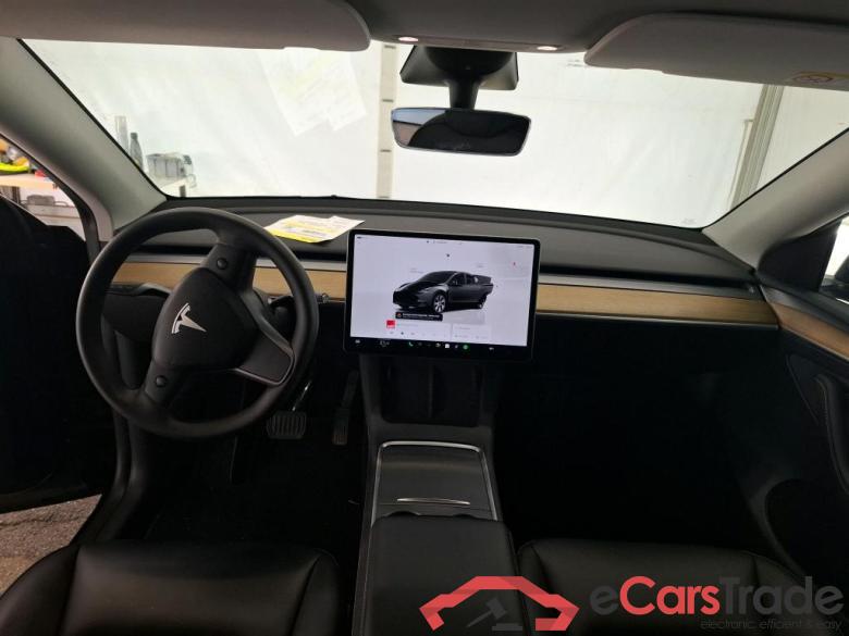 TESLA Model Y / 2021 / 5P / SUV RWD #6