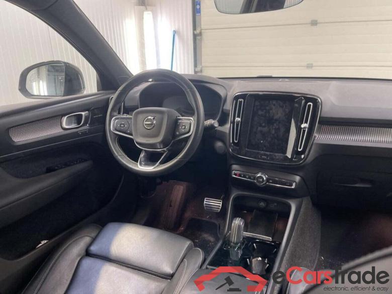 VOLVO XC40 Recharge P8 AWD RDes #3