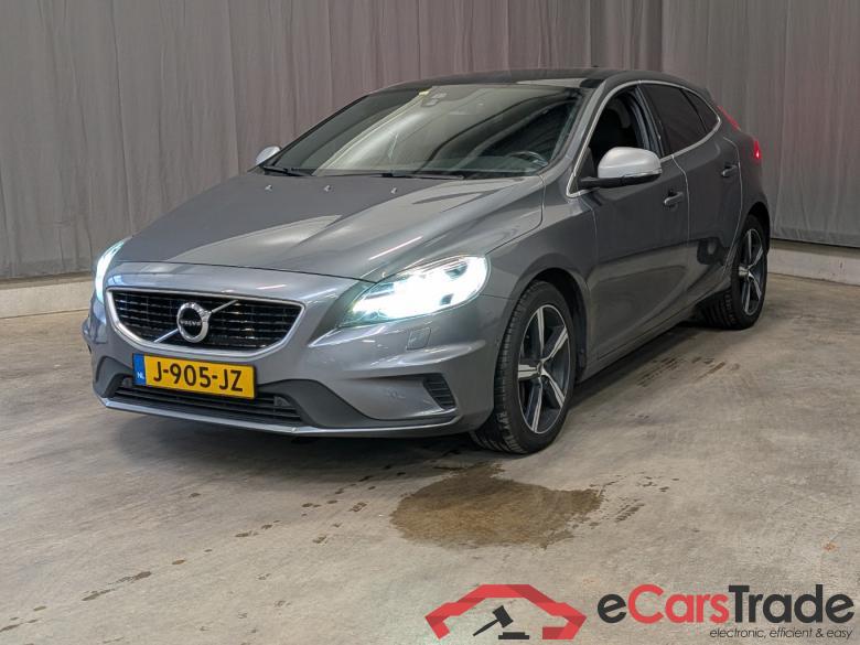 VOLVO V40 1.5 T3 Momentum #1