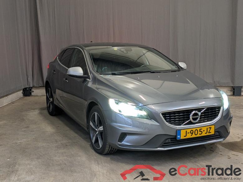 VOLVO V40 1.5 T3 Momentum #2