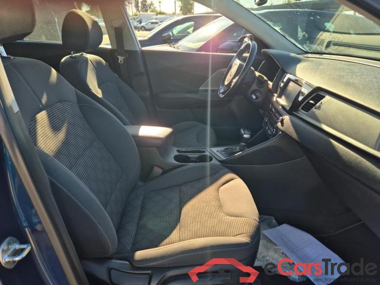 KIA Niro / 2016 / 5P / crossover 1.6 GDi Híbrido 104kW (141CV) Drive #6