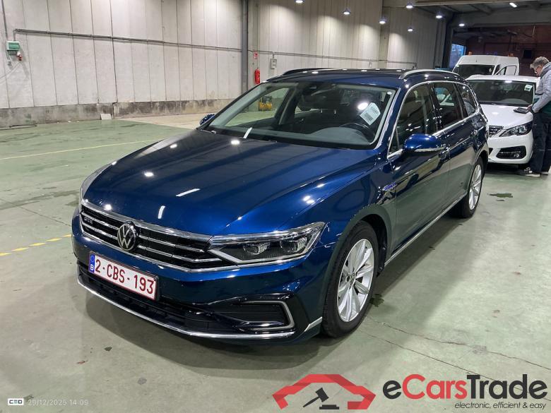 VOLKSWAGEN PASSAT VARIANT 1.4 TSI MSQ VARIANT GTE BUSINESS #1