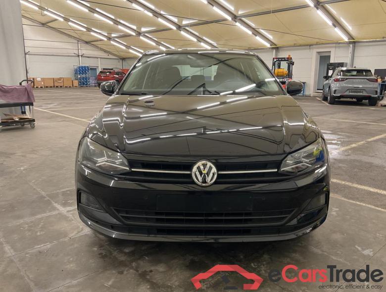 VOLKSWAGEN Polo New Polo Comfortline 1.0   55 kW (75 ch) 5 vitesses manuel #4